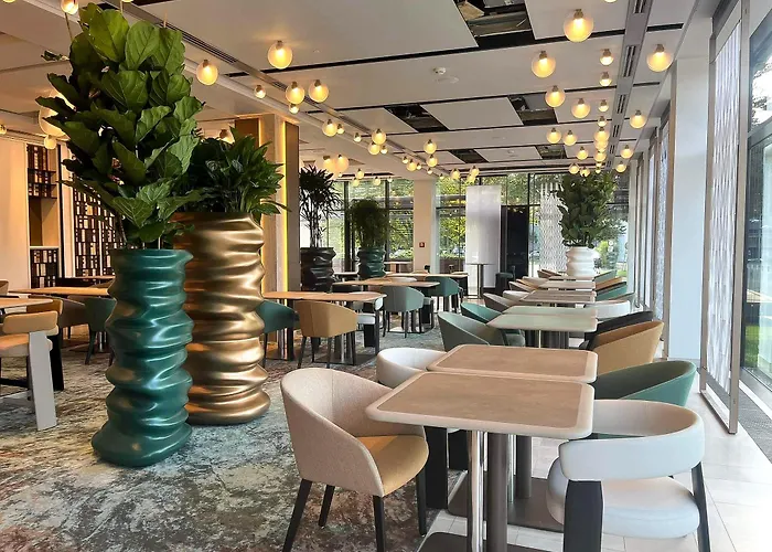 奥洛穆茨议会nh系列乔利酒店 酒店